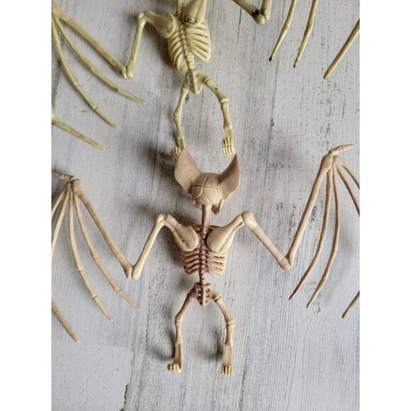 Greenbrier Halloween skeleton hanging bat set pop decor - Picture 10 of 11